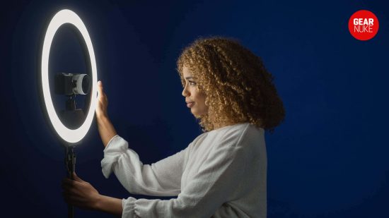 How to set up a ring light